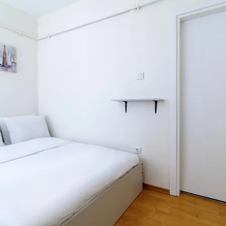 Lovely And Flat With Balcony In Sisli Κωνσταντινούπολη